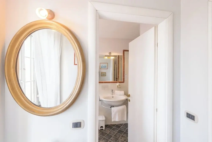 Deluxe Single room
