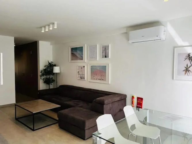 Sliema, Stylish 2 Bedroom Apartment with Parking