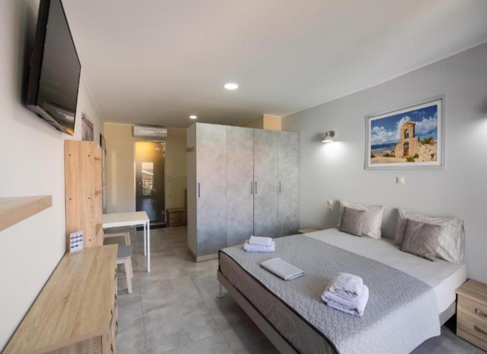 Standard Triple room with balcony