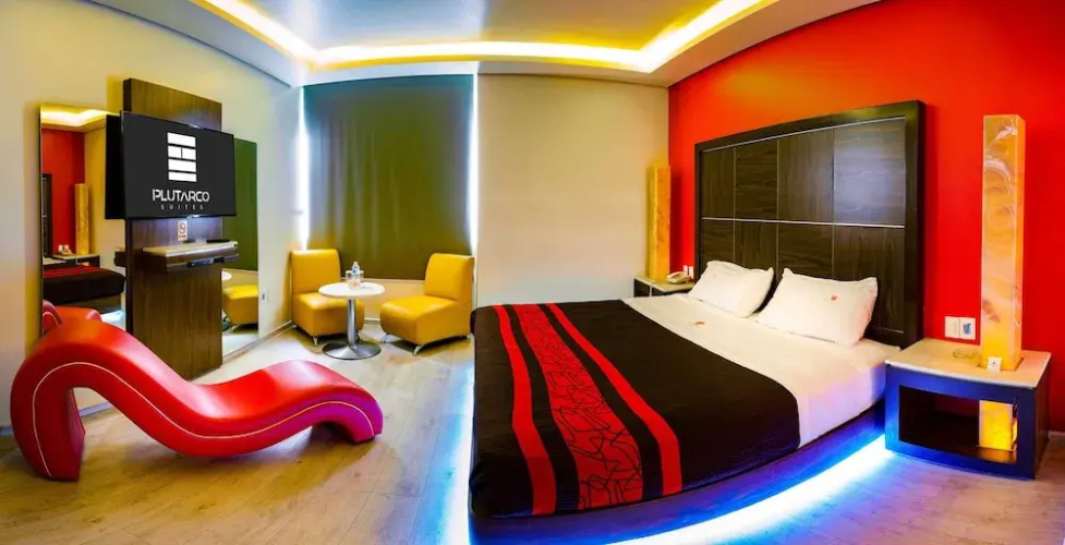 Plutarco Suites