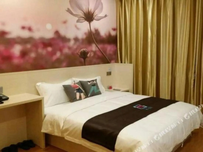 π HOTEL (SUINING SOUTH GATE PASSENGER STATION)