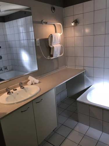 2 Bedrooms Sextuple Apartment