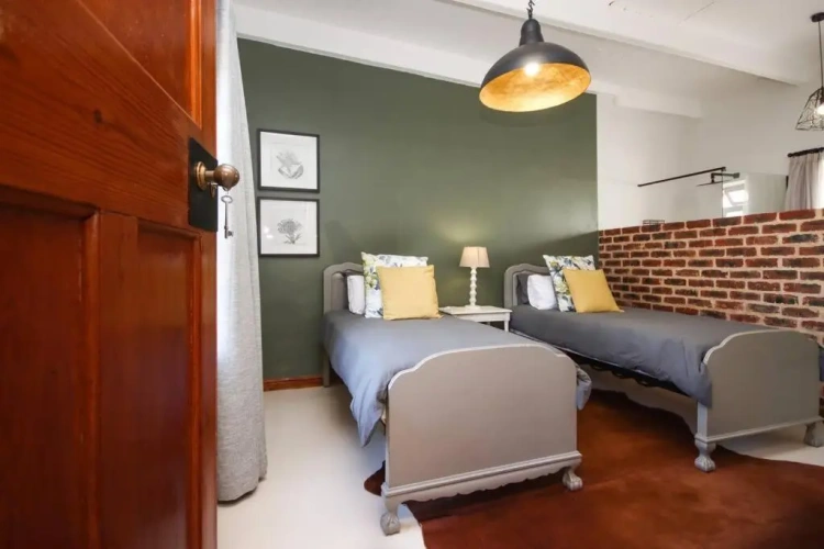 1 Bedroom Quadruple Apartment