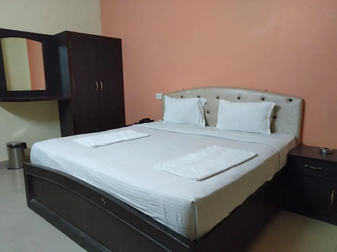 Hotel Paras Plaza
