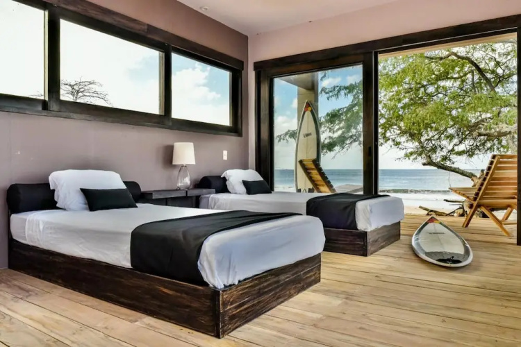 99 Surf Lodge
