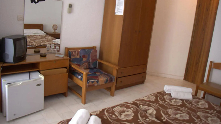 Pashos Hotel