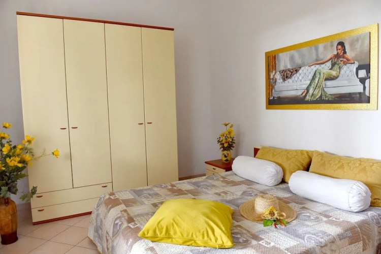2 Bedrooms Classic Apartment