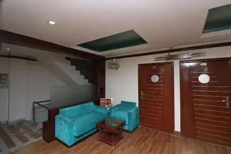 Oyo 30119 Hotel Kanishk