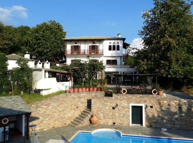 Hotel Vrionis
