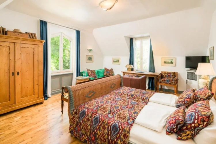 Standard Double room with lake view