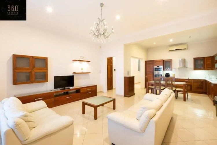 3 Bedrooms Apartment