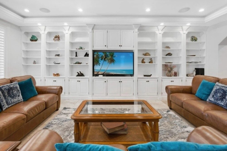 Villa Del Mar 5 Bedroom Home by RedAwning