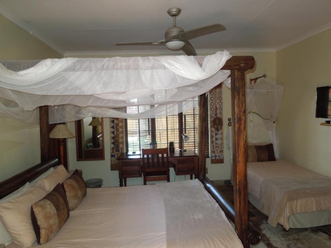 Standard Triple room