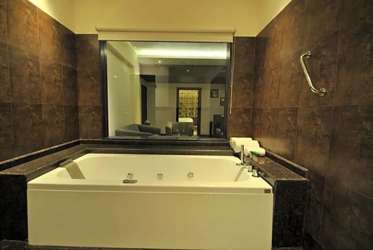 Deluxe Suite