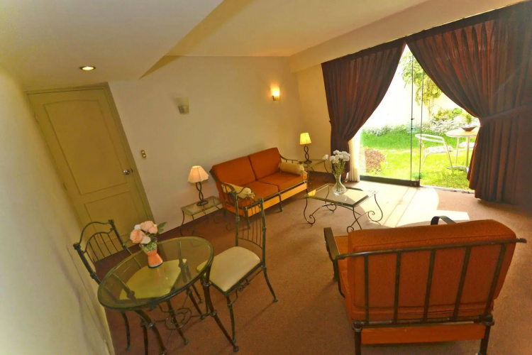Suites Antique Apart Hotel