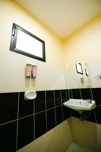Happy House Hotel