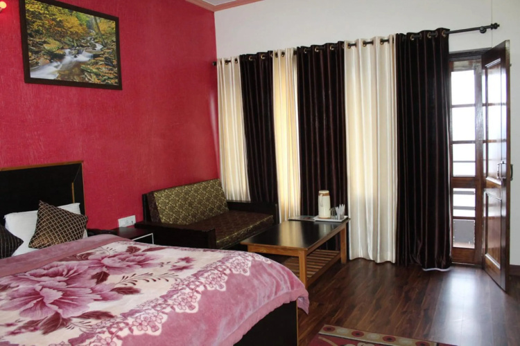 Hotel Himadri Almora