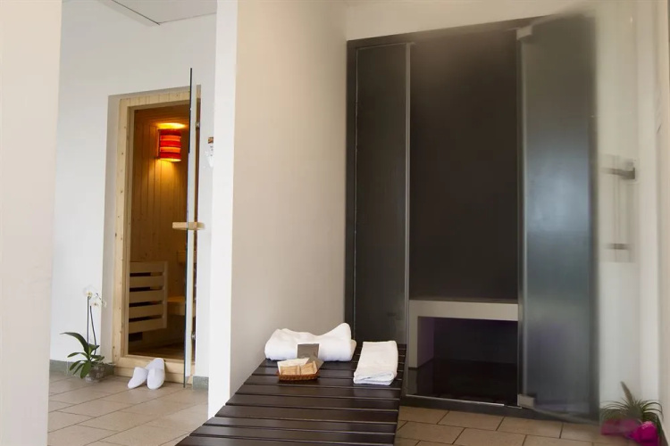 HotelTo