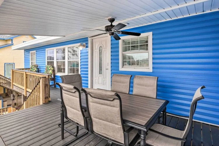 1 Block to Surfside Beach: Home w/ Deck!