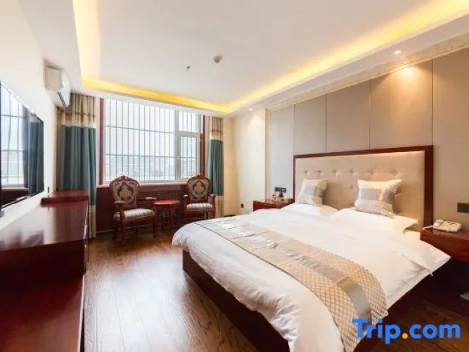 Deluxe Suite