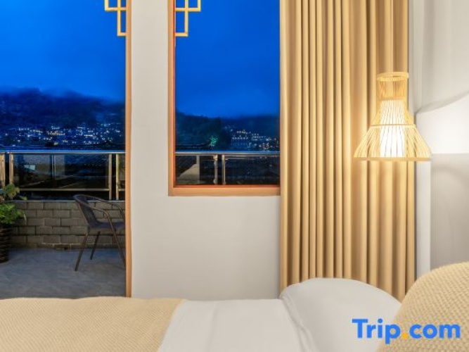 Standard Twin room with balcony