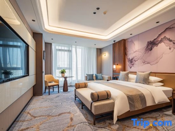 2 Bedrooms Executive Triple Family Suite