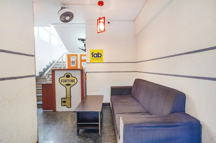 Fabhotel Emirates Inn