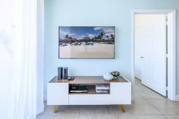 Penthouse Gem 3 Bedroom Condo by Redawning