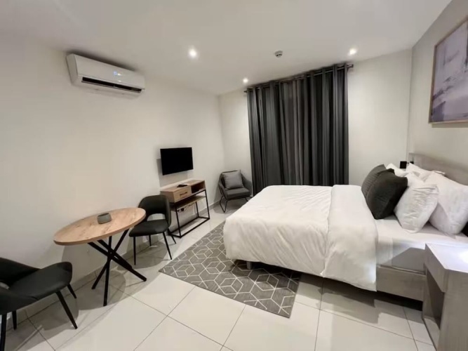 Deluxe Studio