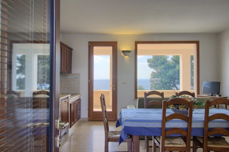 3 Bedrooms Apartment