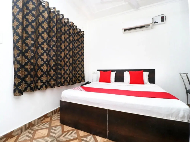 Oyo 35878 Hotel G Glossy