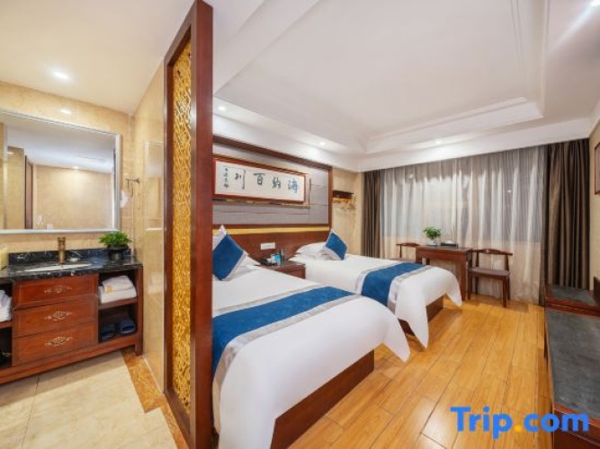 5 Bedrooms Deluxe Twin room