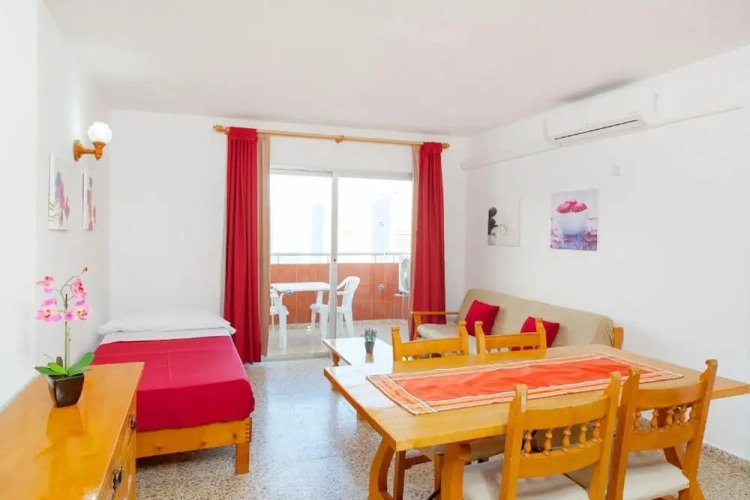 2 Bedrooms Apartment with balcony and with city view