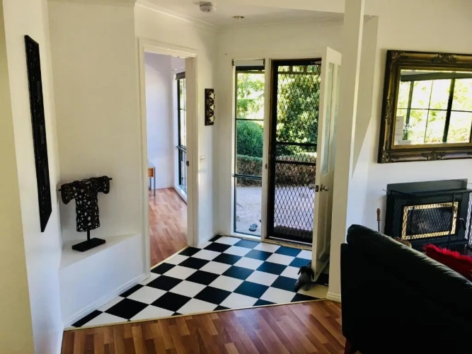4 Bedrooms Cottage
