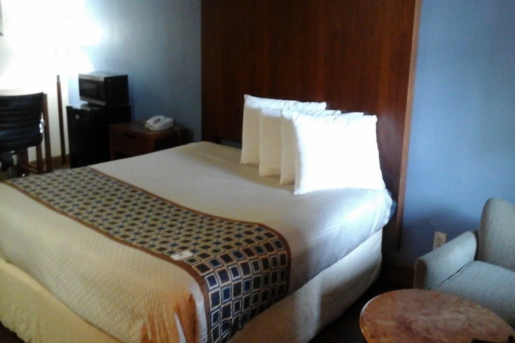 Knights Inn - Lithonia, GA