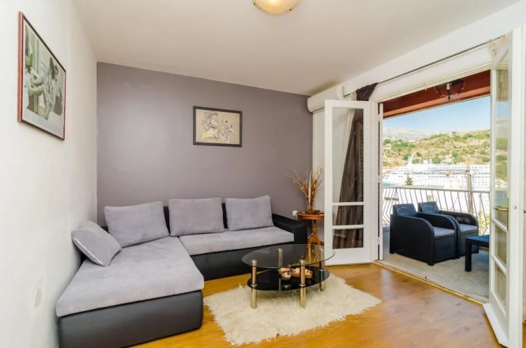 Apartment Bava