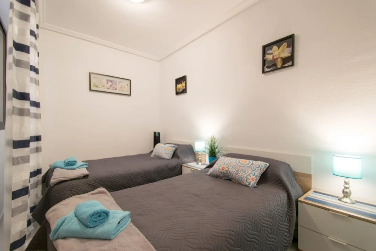 2 Bedrooms Apartment with balcony and beachfront