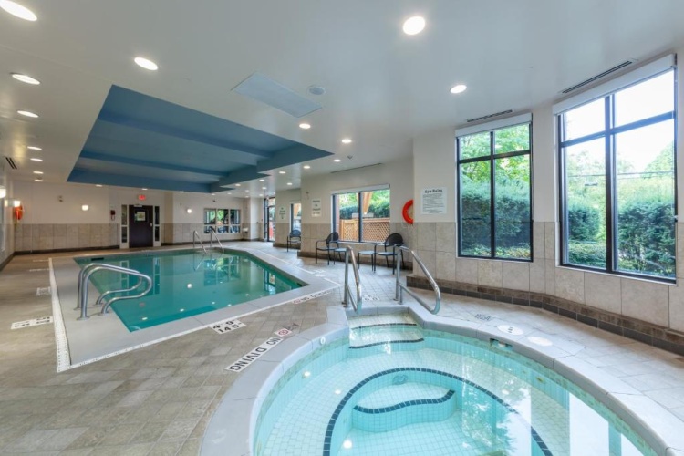 Holiday Inn Express & Suites Riverport Richmond photo 20