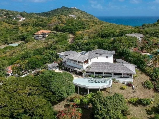 3 Bedrooms Villa