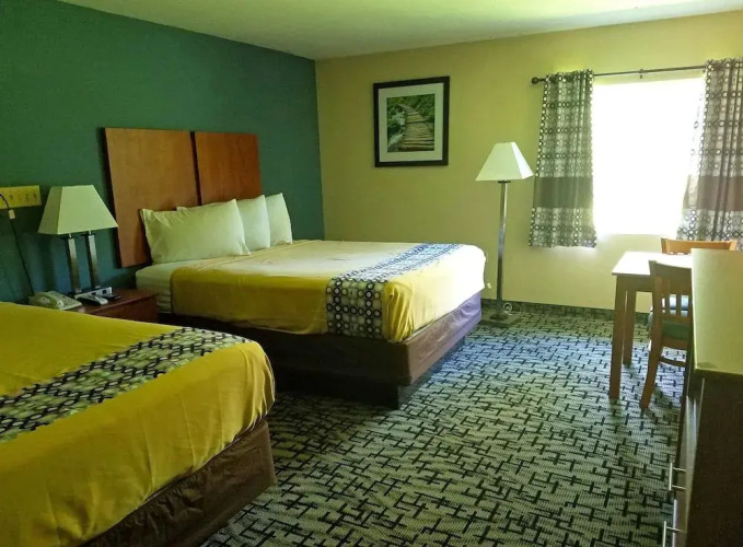 Motel 6 Putnam, CT
