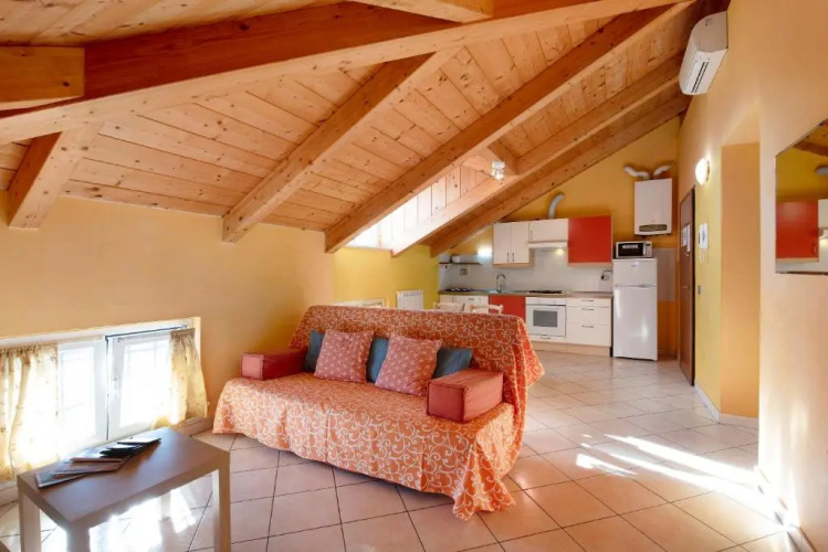 Trilocale in villa Apt 5