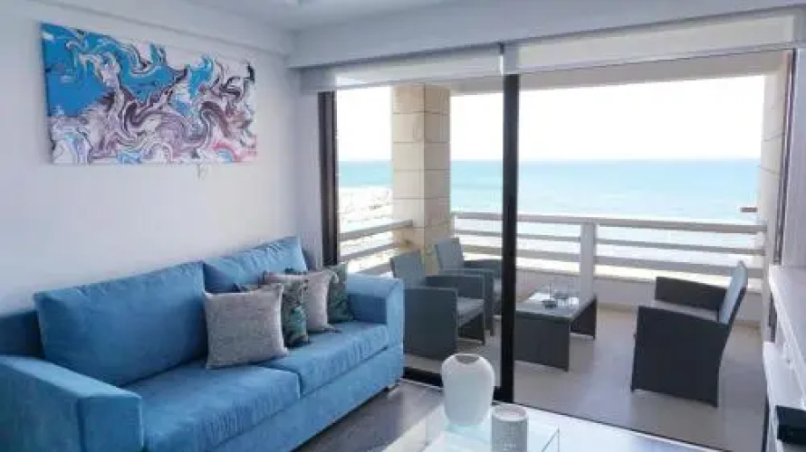 Lazuli Beachfront Apartment 144