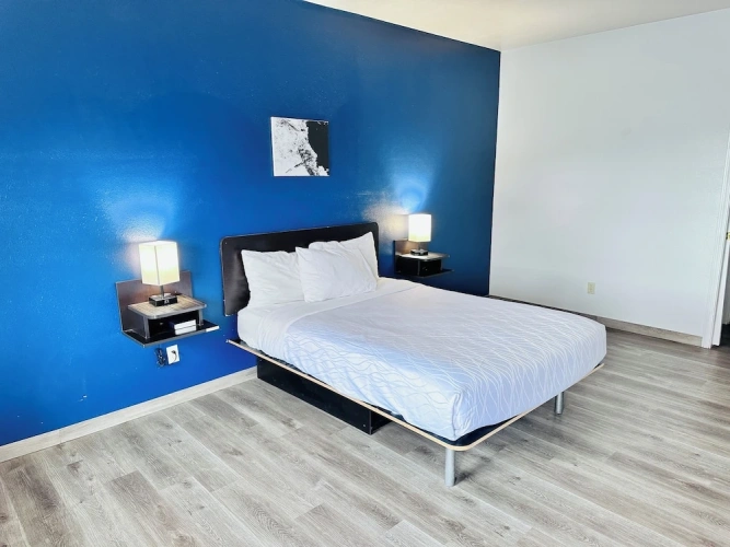 1 Bedroom Standard Double room with city view