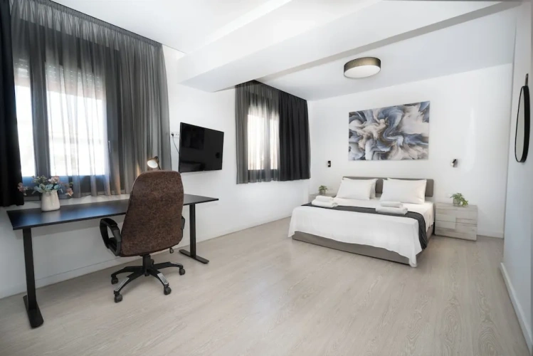 3 Bedrooms Premium Apartment with balcony