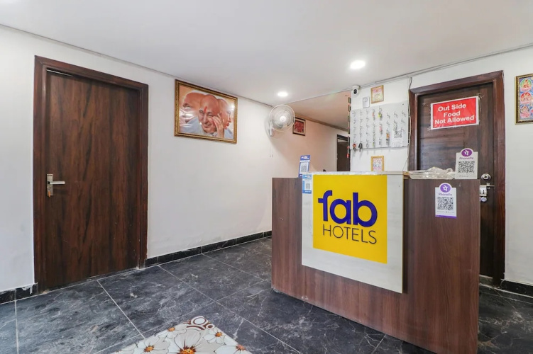 FabHotel Roadway Inn