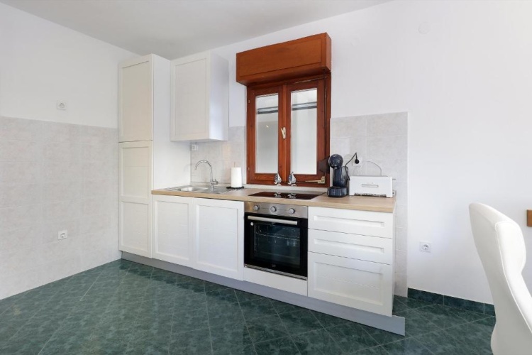 3 Bedrooms Apartment