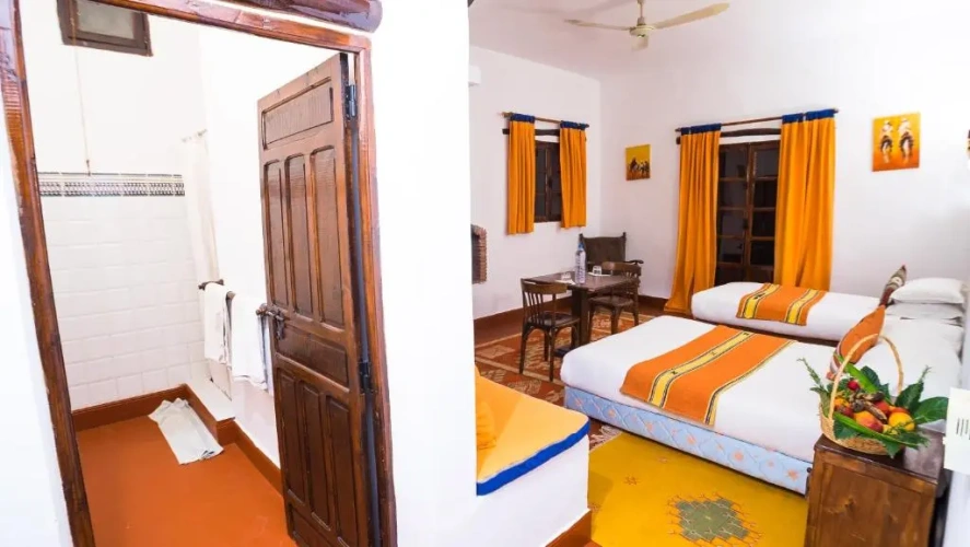 Standard Triple room