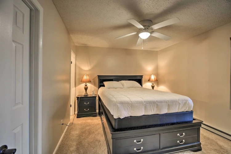 2 Bedrooms Apartment