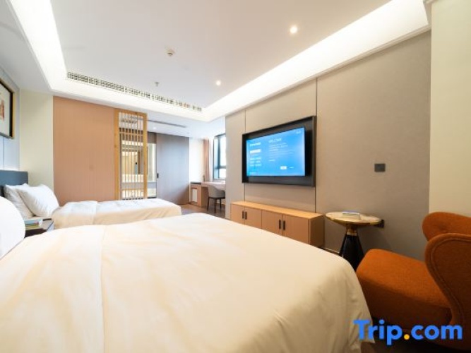 1 Bedroom Standard Triple Family room