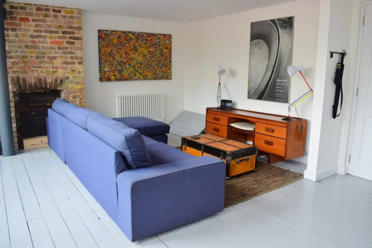 2 Bedroom Loft Flat in Hammersmith